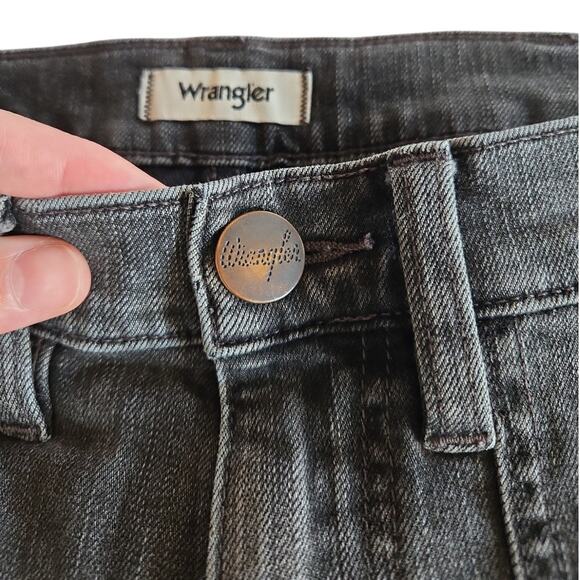 Wrangler | Grey-High Rise-Crop- Straight-Carpenter Jeans| Size 30 inches (27x27) - Picture 5 of 10